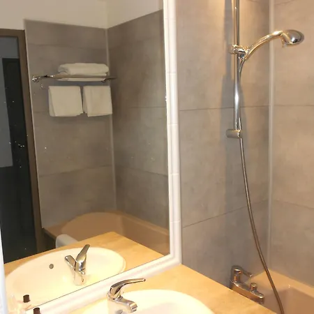 Hotel Le M & 3*