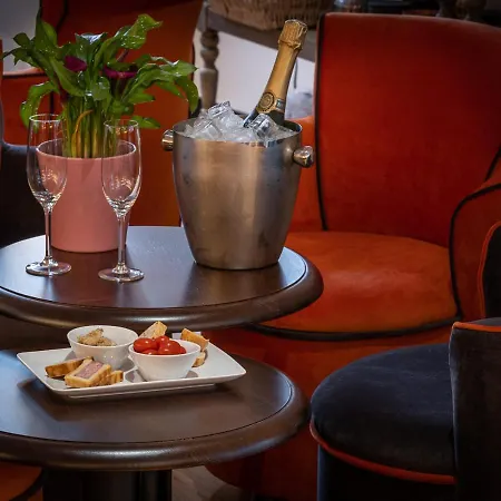 Отель Le M & 3*