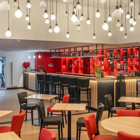 Отель Le M & Онфлёр