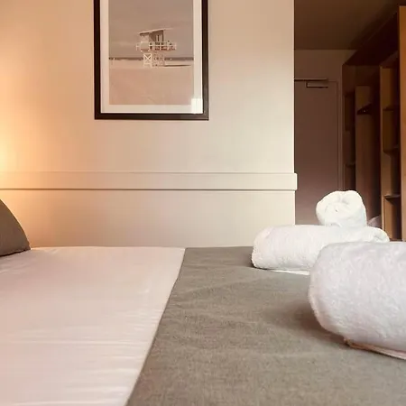 Hotel Le M &