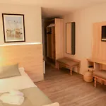 Hotel Le M & 3*
