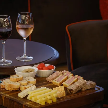 Hotel Le M & Honfleur