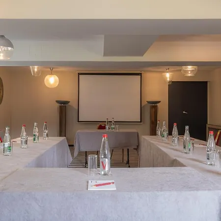 Ξενοδοχείο Le M & 3*