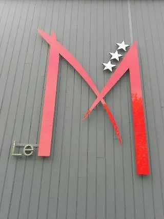 מלון Le M & 3*