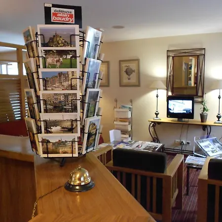 Le M & 3* Ονφλέρ