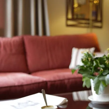 Le M & 3* Ονφλέρ